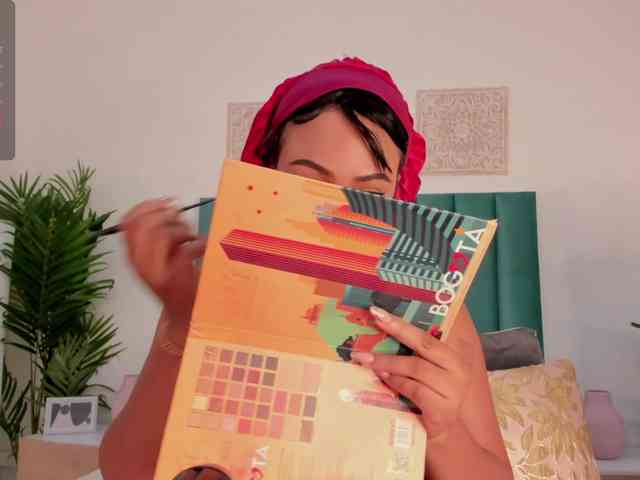 Aluna-Sweet webcam