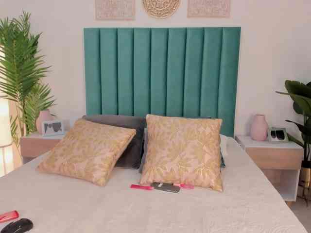 Aluna-Sweet webcam
