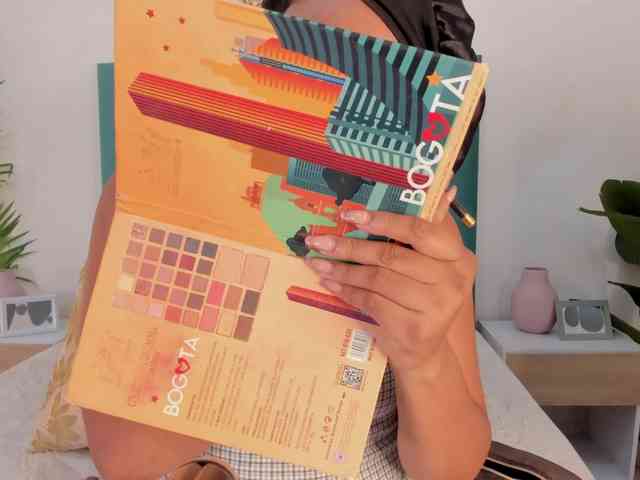 Aluna-Sweet webcam