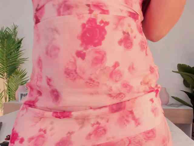 Aluna-Sweet webcam