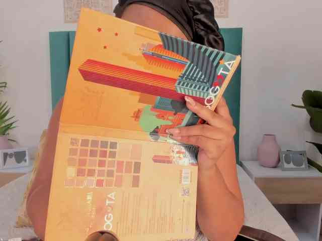 Aluna-Sweet webcam