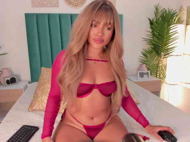 Aluna-Sweet webcam