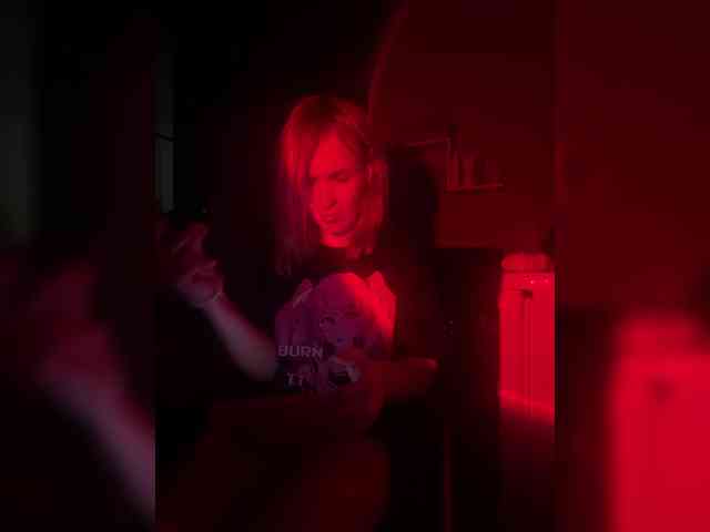 Foxy27's webcam live show
