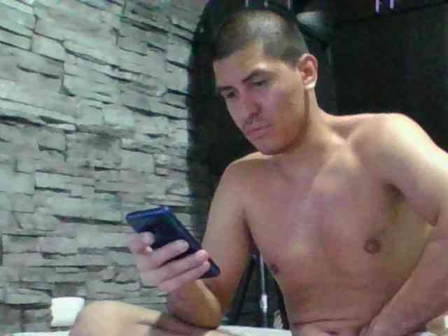 Sexylatin64