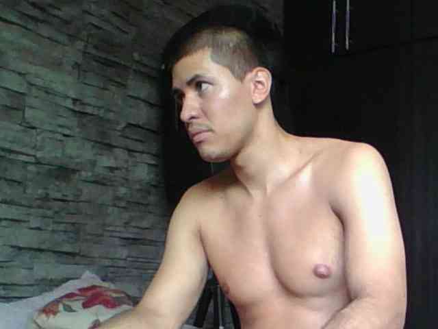 Sexylatin64