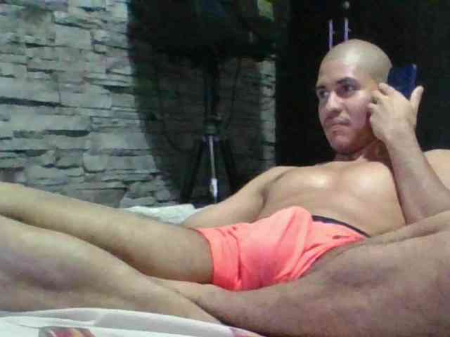 Sexylatin64