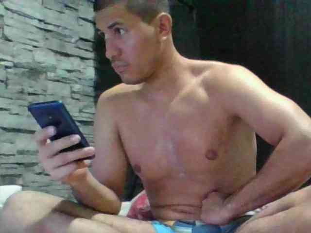 Sexylatin64