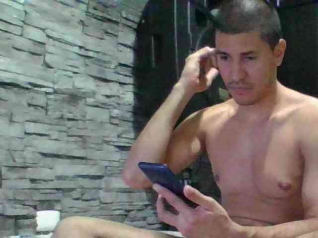 Sexylatin64
