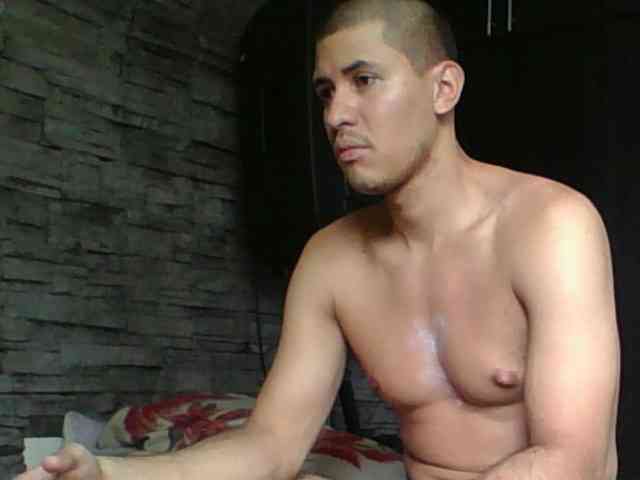 Sexylatin64