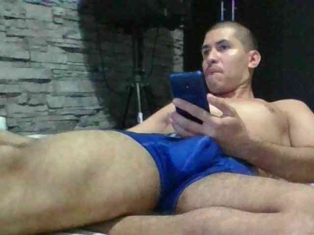 Sexylatin64