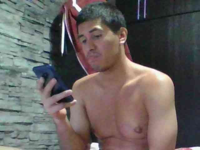 Sexylatin64