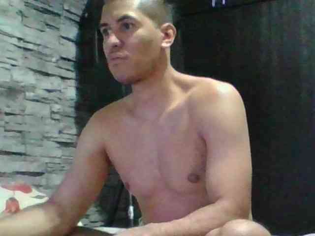 Sexylatin64