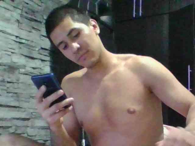 Sexylatin64