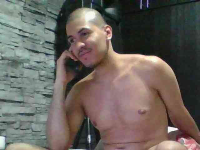 Sexylatin64