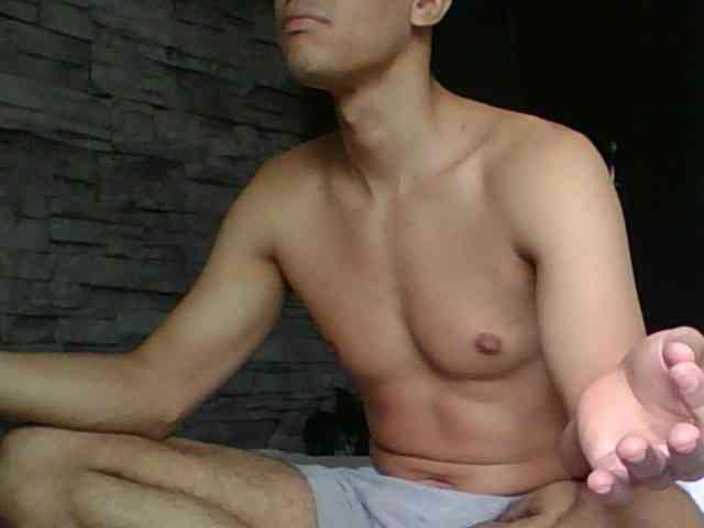 Sexylatin64