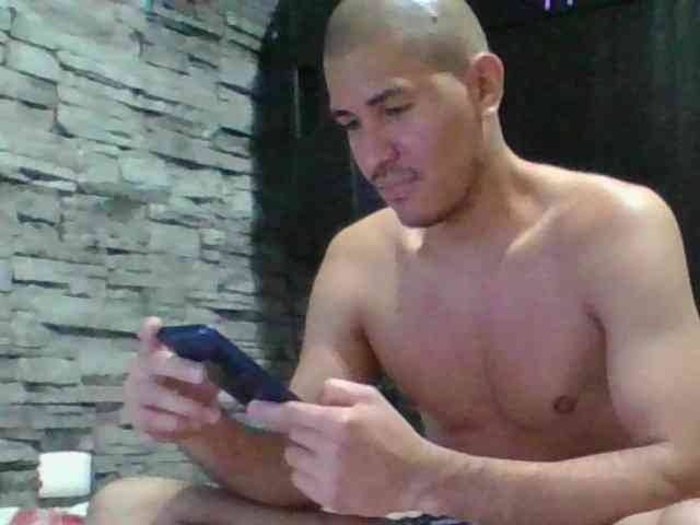 Sexylatin64