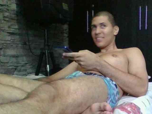 Sexylatin64