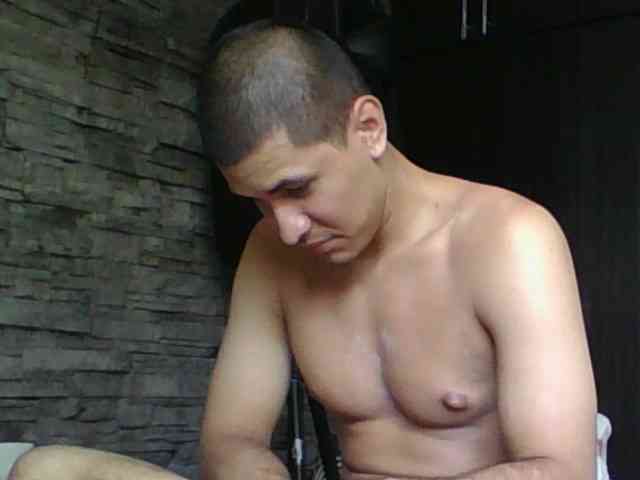 Sexylatin64