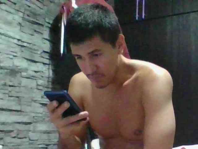 Sexylatin64