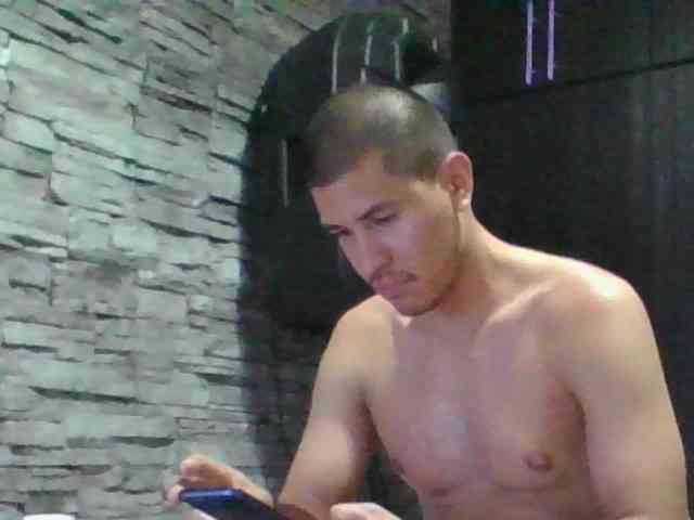Sexylatin64