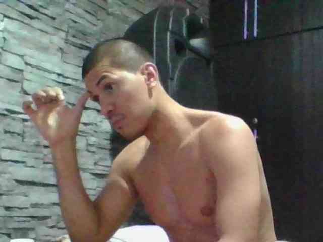 Sexylatin64
