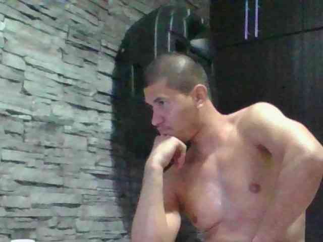 Sexylatin64