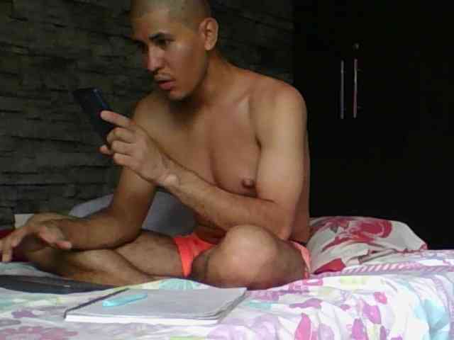 Sexylatin64 Live Webcam on BongaCams