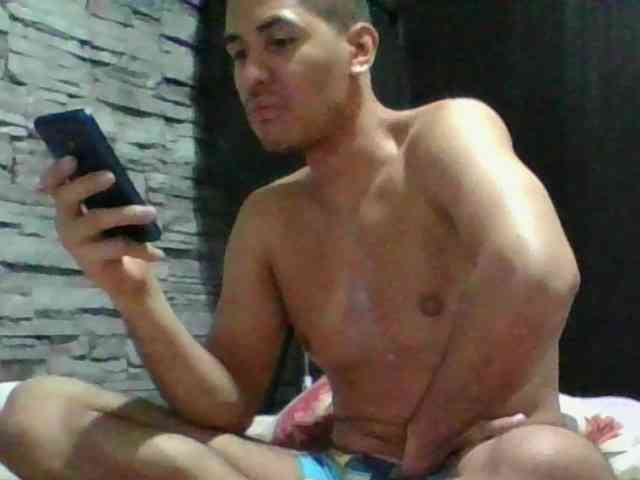 Sexylatin64