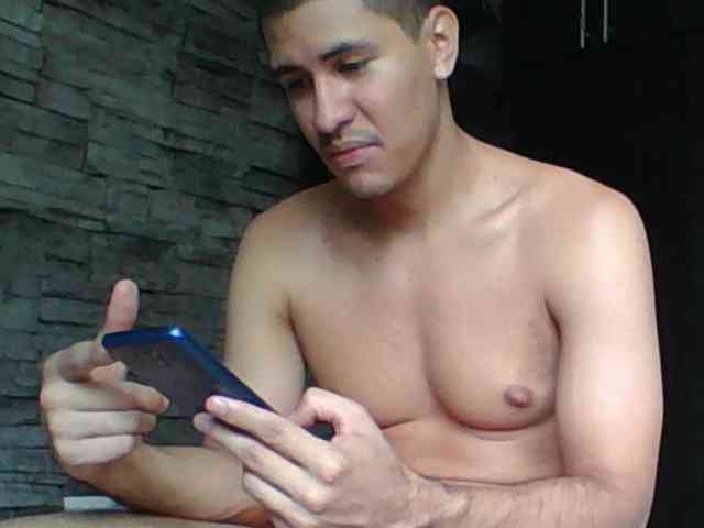 Sexylatin64