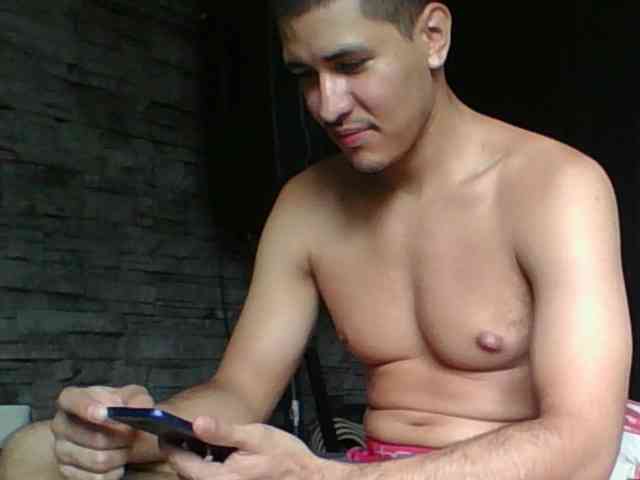Sexylatin64