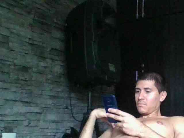 Sexylatin64