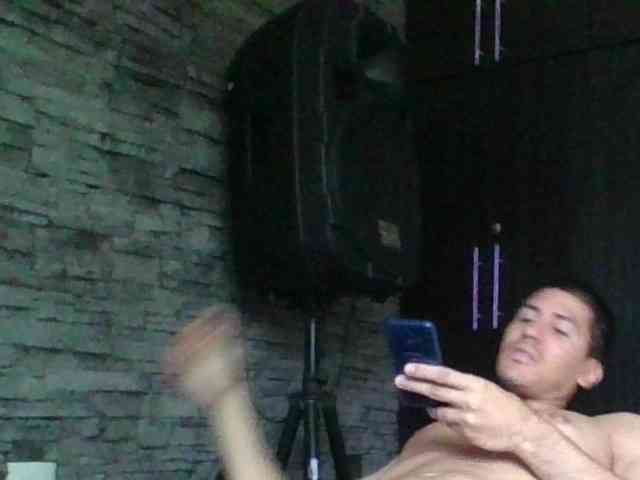 Sexylatin64