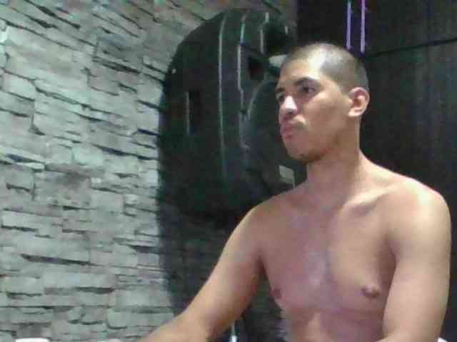 Sexylatin64