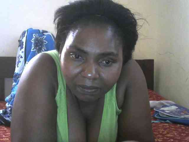 Sweetmama02 webcam