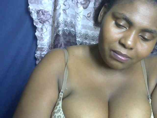 Sweetmama02 webcam