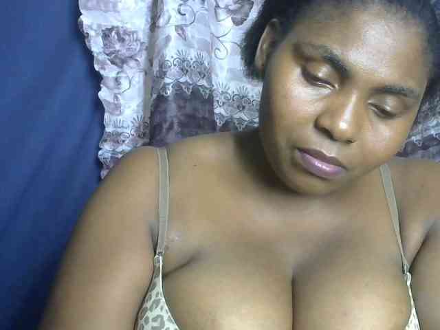 Sweetmama02 webcam