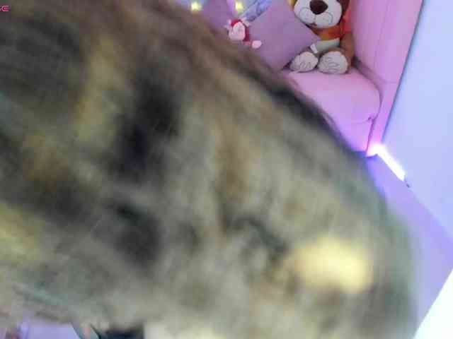 zoe-sullivan webcam