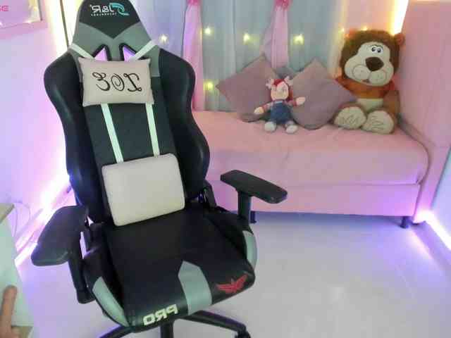 zoe-sullivan webcam