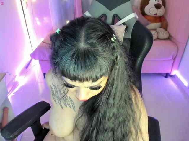 zoe-sullivan webcam