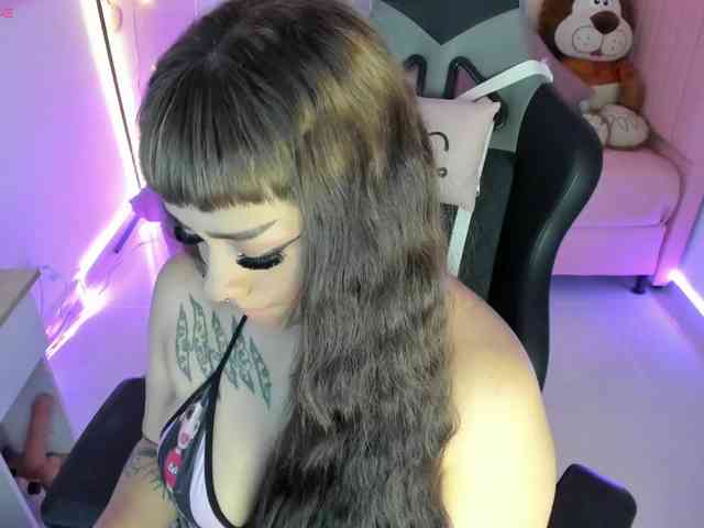 zoe-sullivan webcam