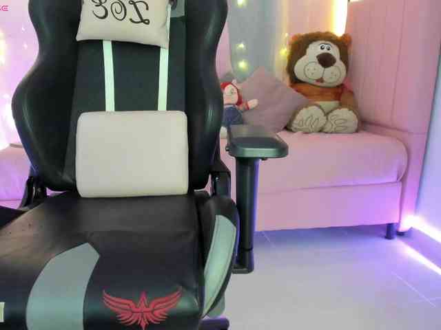 zoe-sullivan webcam
