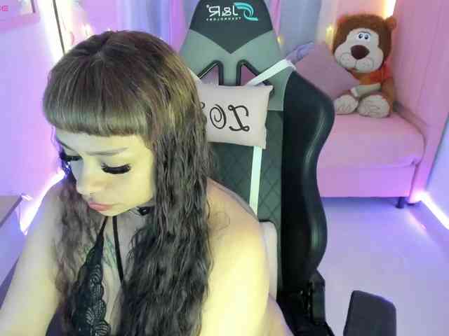 zoe-sullivan webcam