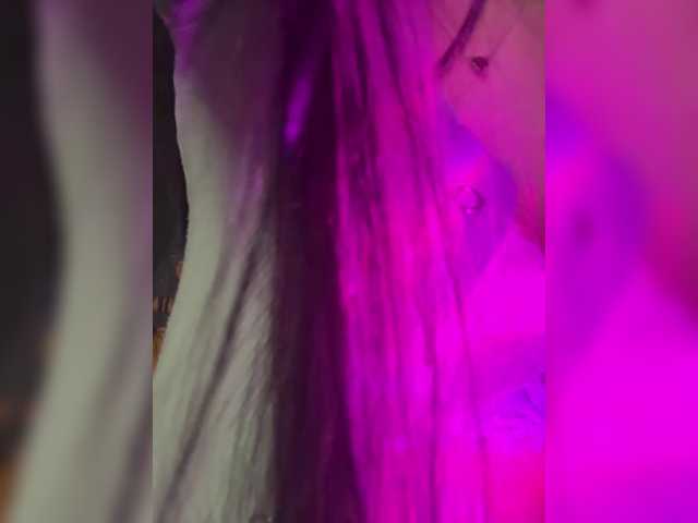 LeCriss's BongaCams show and profile