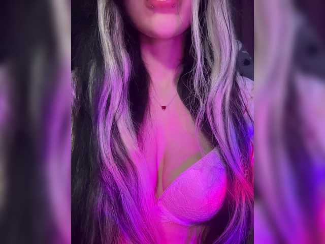 LeCriss's BongaCams show and profile