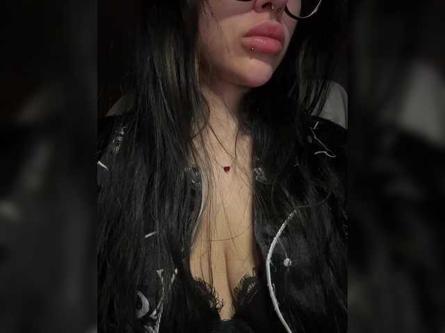 LeCriss's BongaCams show and profile