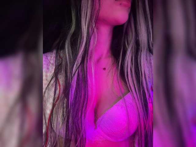 LeCriss's BongaCams show and profile