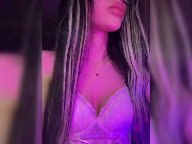 LeCriss's BongaCams show and profile