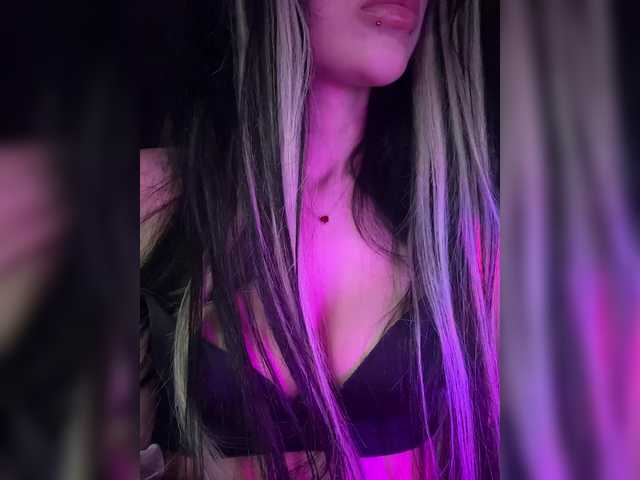 LeCriss's BongaCams show and profile