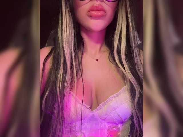 LeCriss's BongaCams show and profile