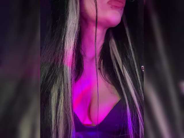 LeCriss's BongaCams show and profile